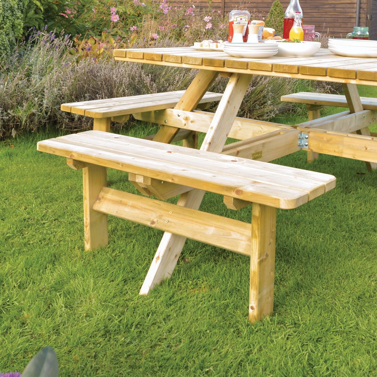 Rowlinson Square Picnic Table