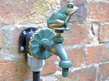 Frog Ornamental Garden Tap - Garden Shop Online UK Online Garden Centre
 - 3